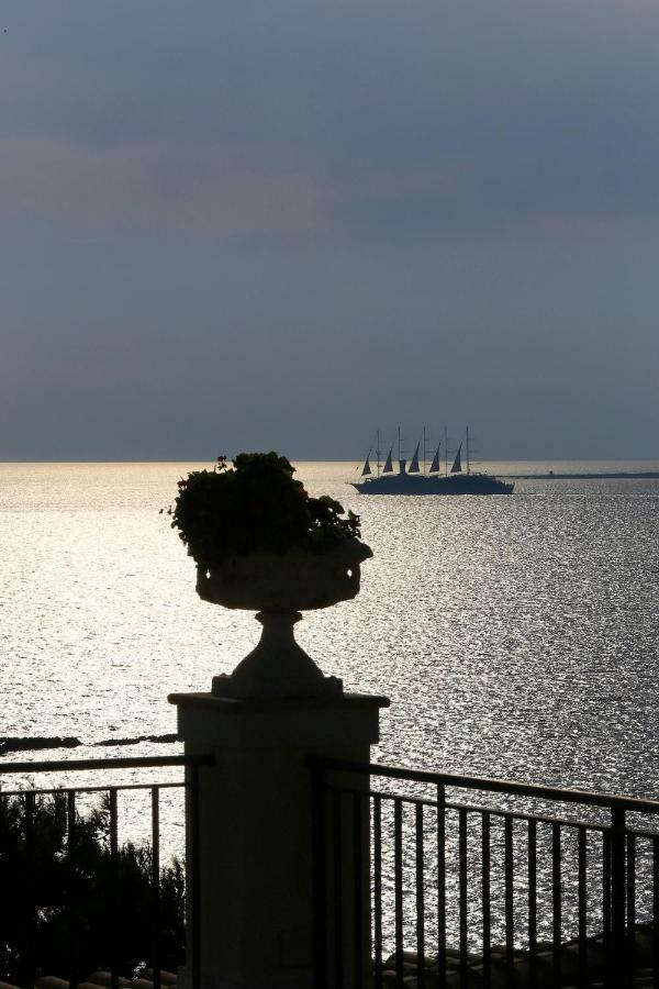 Villa Rhoe Minia ภายนอก รูปภาพ